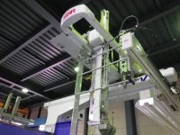 ゲートカット付サーボ取り出し機